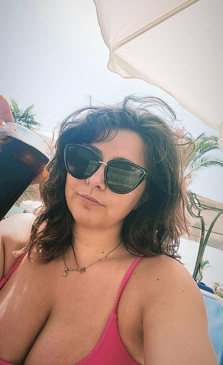 Aylesh H nacktheit pornostar galerie