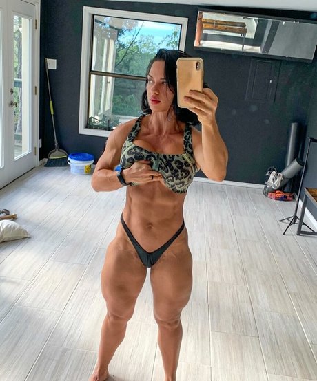 Roxyqueflexx heiße erotische galerien