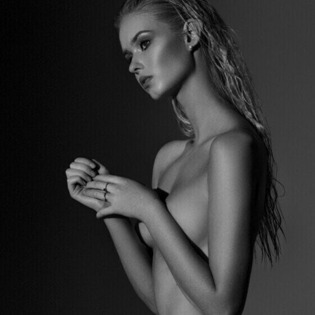 Nikoline Vibe xxx perfekte foto