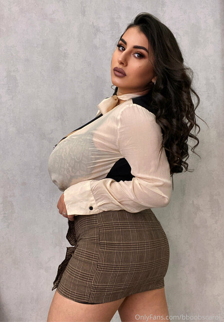 Aria Carol kunst nacktheit galerie