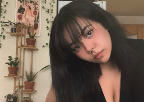 trappedbydecayingearth nacktheit exklusive galerie