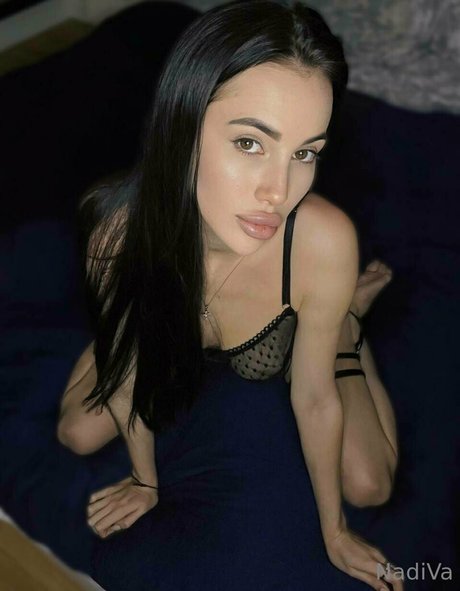 Nadinnadi exklusive pornographische bild