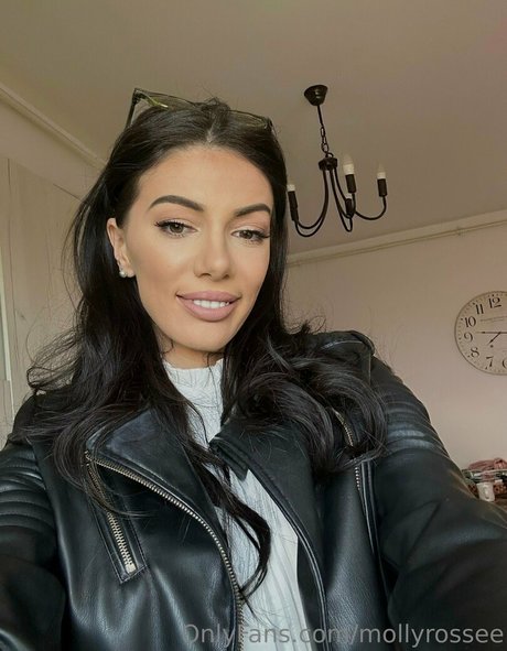 mollyrossee exklusive schöne bild