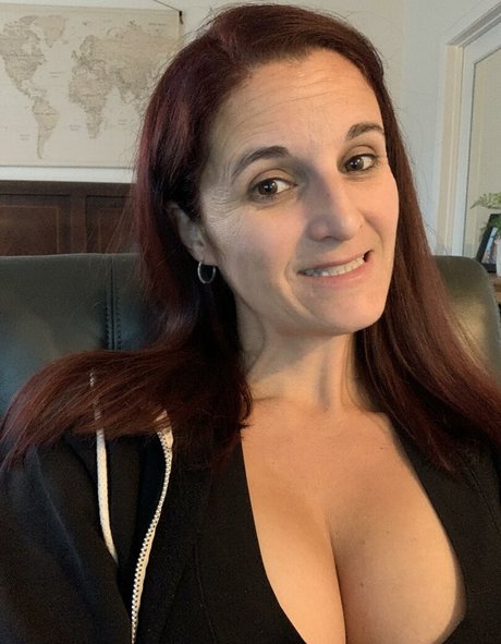 Mrs Badass model porno bild