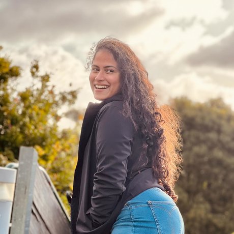 Sandani Fernando erotische akt foto