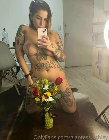 giantess ashley nacktheit galerie