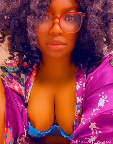 ohlivvynoir schauspielerin hübsche galerien