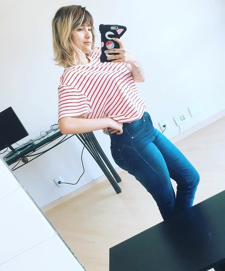 Riyuuka nackt erotische bild