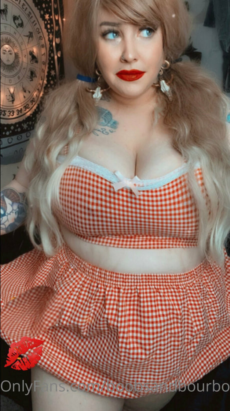 boobsandbourbonfree schauspielerin perfekte bild