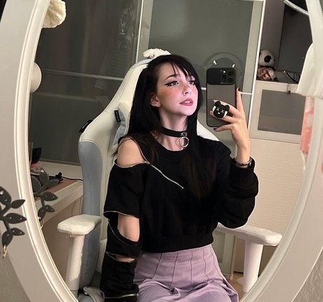 Nananightray schauspielerin erotische bild