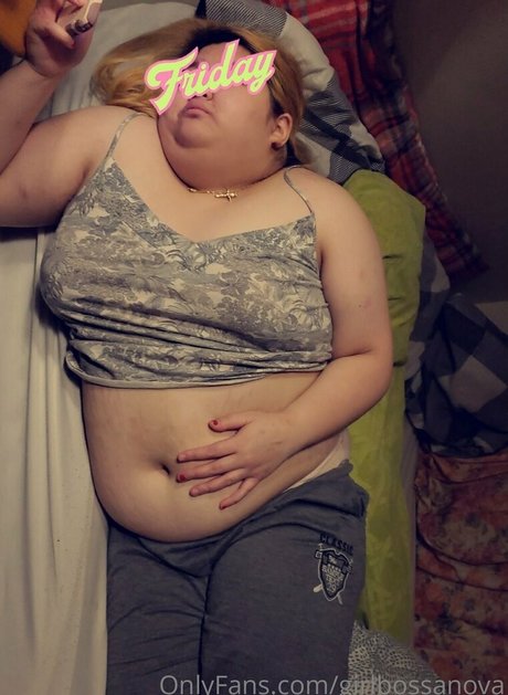 girlbossanova schauspielerin nackten bild