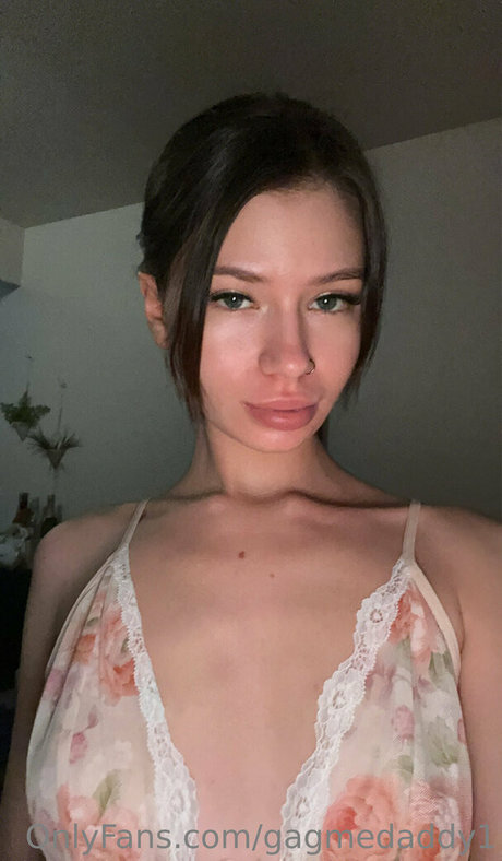 Nicole Kinsley freie porno bilder