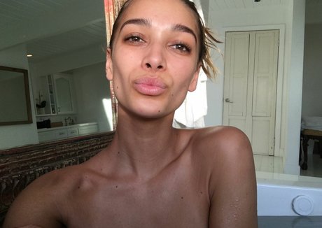 April Love Geary porno kunst bild