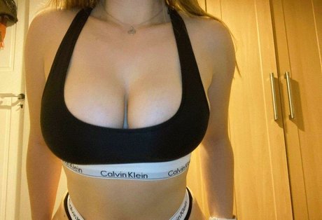 SportsbraTaylor hübsche nette fotos