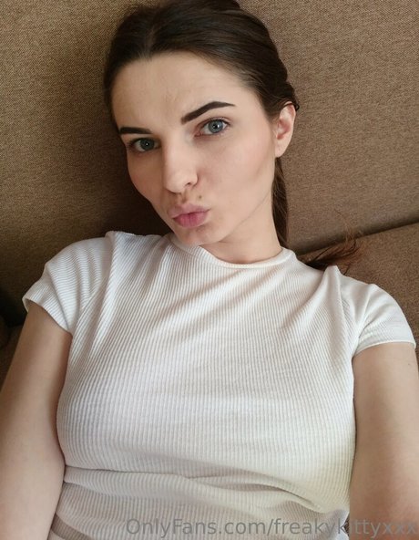 freakykittyxxx nackt nette foto