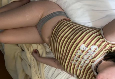 Lilac Lullaby erotische porno galerie