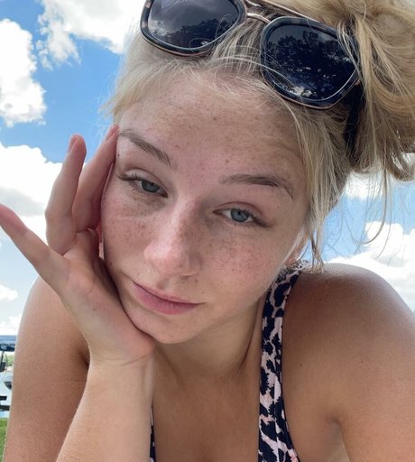 Hannah Alyssa Woods akt pornostar archiv