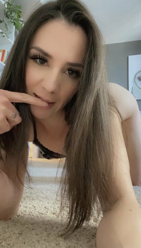 The Naughty Peach hübsche nackt foto