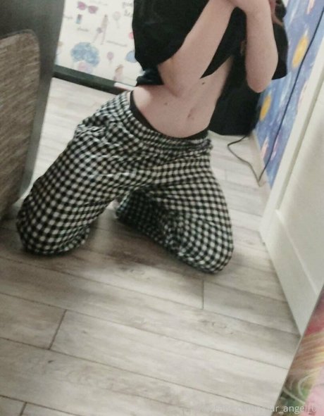 behaarte achseln onlyfans top nackt fotos