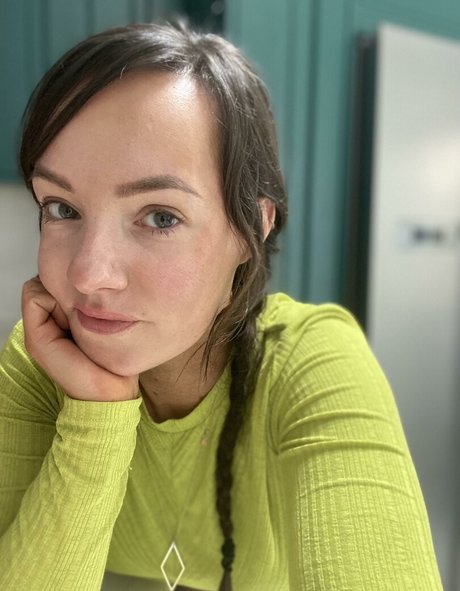 Maisey Brooks exklusive akt fotos