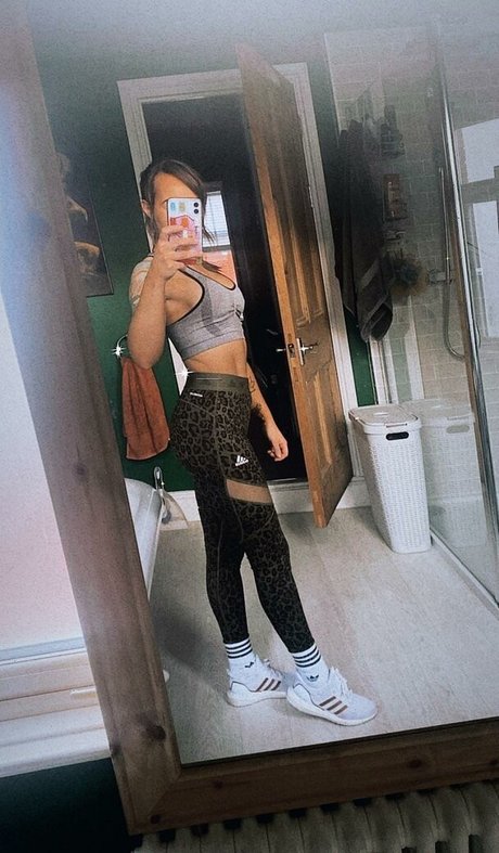 Maisey Brooks nackte fotos