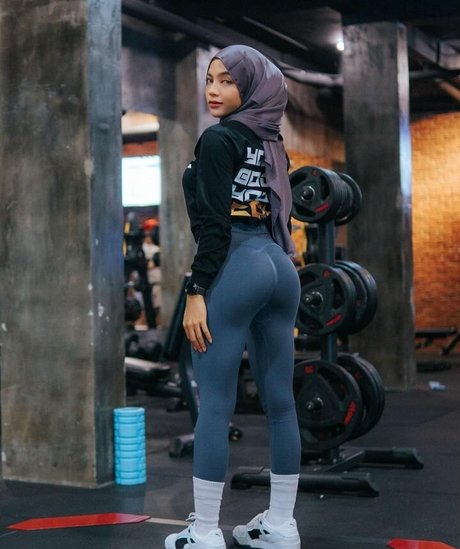 oklinfia nackt schöne archiv