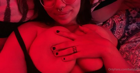 creampie asiatische onlyfans xxx nackt bild