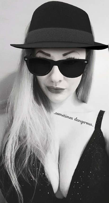 sandy ambrosia hd erotische galerie