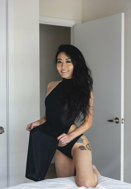 megami perfekte erwachsene foto