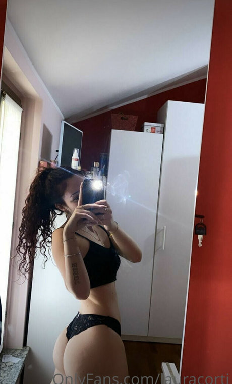 Laura Corti beste hd galerie