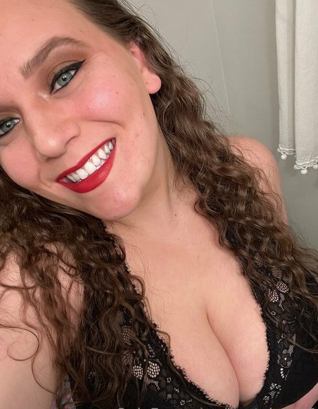 Bustybae95 schauspielerin nette galerie