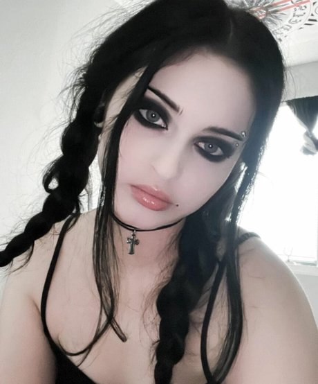 Bleachb0n3s schauspielerin nackten fotos