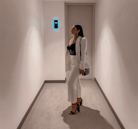 Jesy Lee nackt perfekte galerie