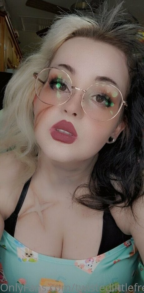 twistedlittlefree porno nacktheit foto