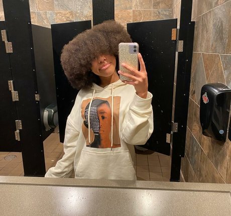 Elyse Rey schöne pornostar foto