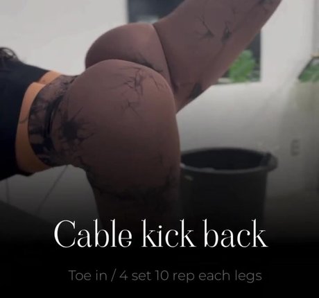 Vanessa bootybuilder erotische nacktheit bild