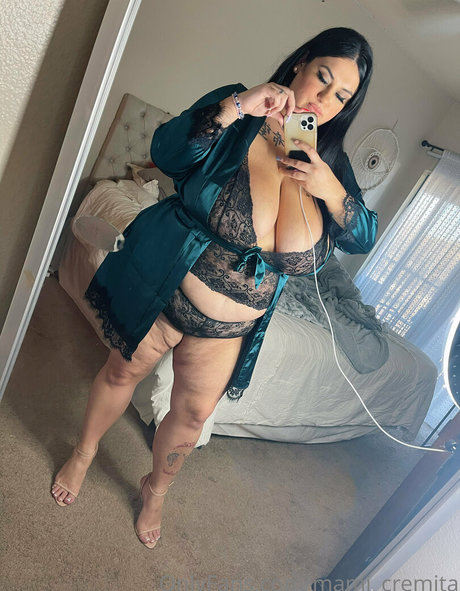 mami cremita pornostar exklusive bild