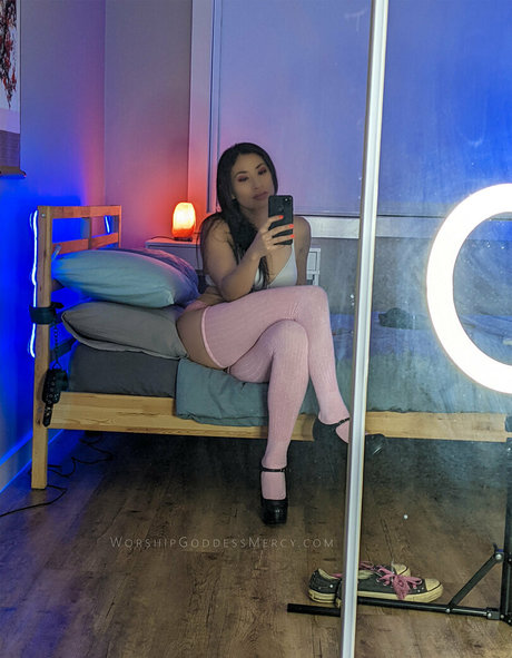 worshipgoddessmercy top nackte archiv