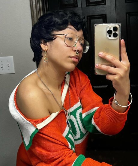 Caileneasely kunst nackten galerien