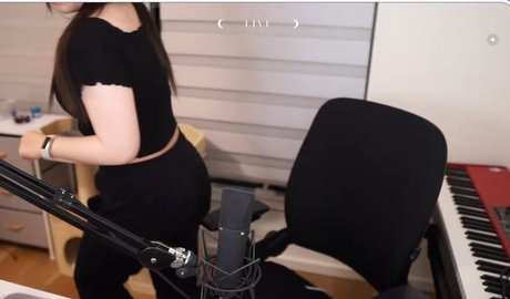 lolnatsumiii model exklusive galerien