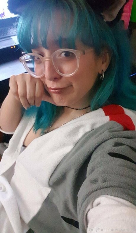 nyamfree model nackt bilder