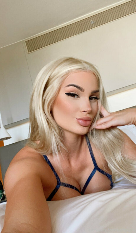 Haley Cure exklusive kostenlose bild