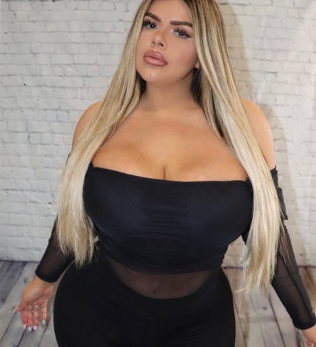 Michelle Mendez model perfekte galerie