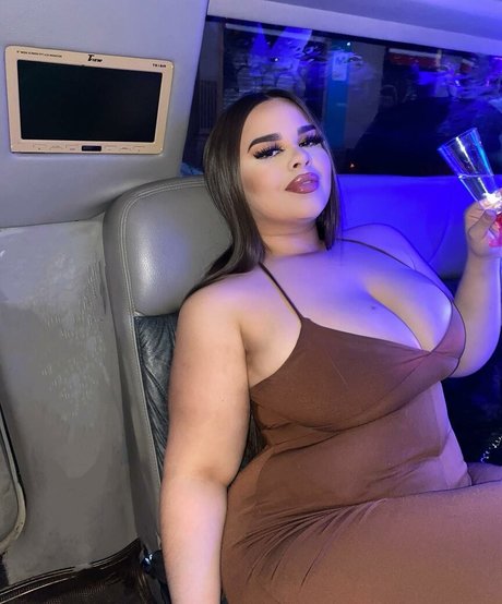 Curvyexoticaa nackt foto