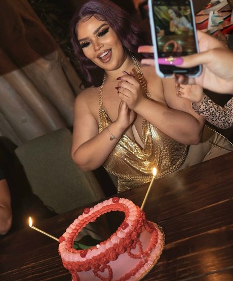 Curvyexoticaa porno nacktheit galerien