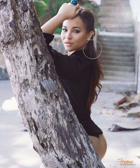 Toni Salina Chee Young xxx porno fotos