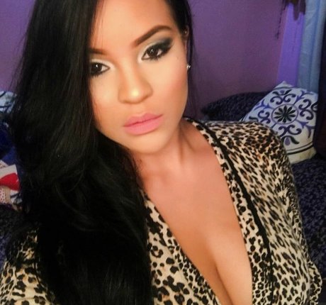 Toni Salina Chee Young xxx freie bilder