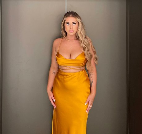 Ariella Nyssa kunst nackten foto