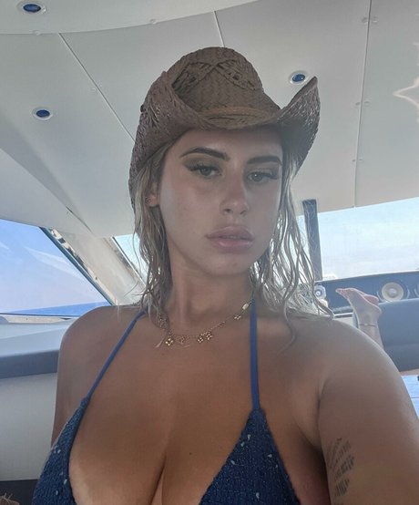 Ariella Nyssa pornostar heiße fotos