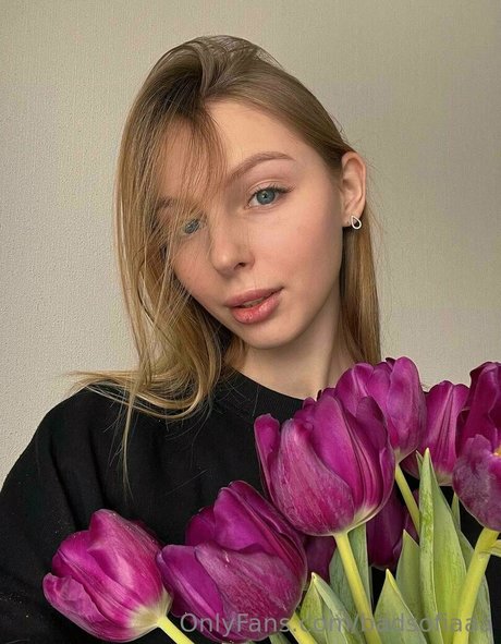 badsofiaaa erotische hübsche bild